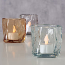 Laden Sie das Bild in den Galerie-Viewer, Windlicht "Caleb" von BOLTZE in verschiedenen Farben