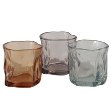 Laden Sie das Bild in den Galerie-Viewer, Windlicht "Caleb" von BOLTZE in verschiedenen Farben