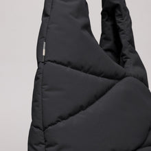 Laden Sie das Bild in den Galerie-Viewer, Wavy Puffer Shoulder Bag