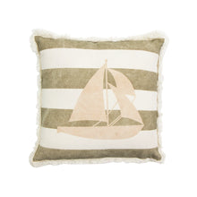 Laden Sie das Bild in den Galerie-Viewer, Kissenhülle BOAT stone washed mit Print und Fransen 45x45