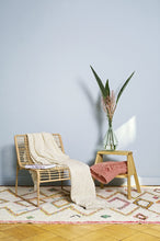 Laden Sie das Bild in den Galerie-Viewer, Plaid / Decke WAFFLE in Taupe