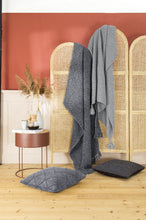 Laden Sie das Bild in den Galerie-Viewer, Plaid / Decke WAFFLE in Anthrazit