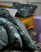 Laden Sie das Bild in den Galerie-Viewer, Bettwäsche Florice von &quot;ESSENZA&quot;
